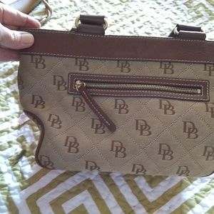 Dooney& Bourke shoulder bag